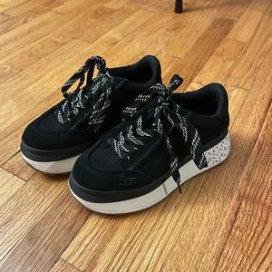 Ugg Australia Marin Logo Embossed Lace-Up Sneaker, Size US 6, Sold out online!